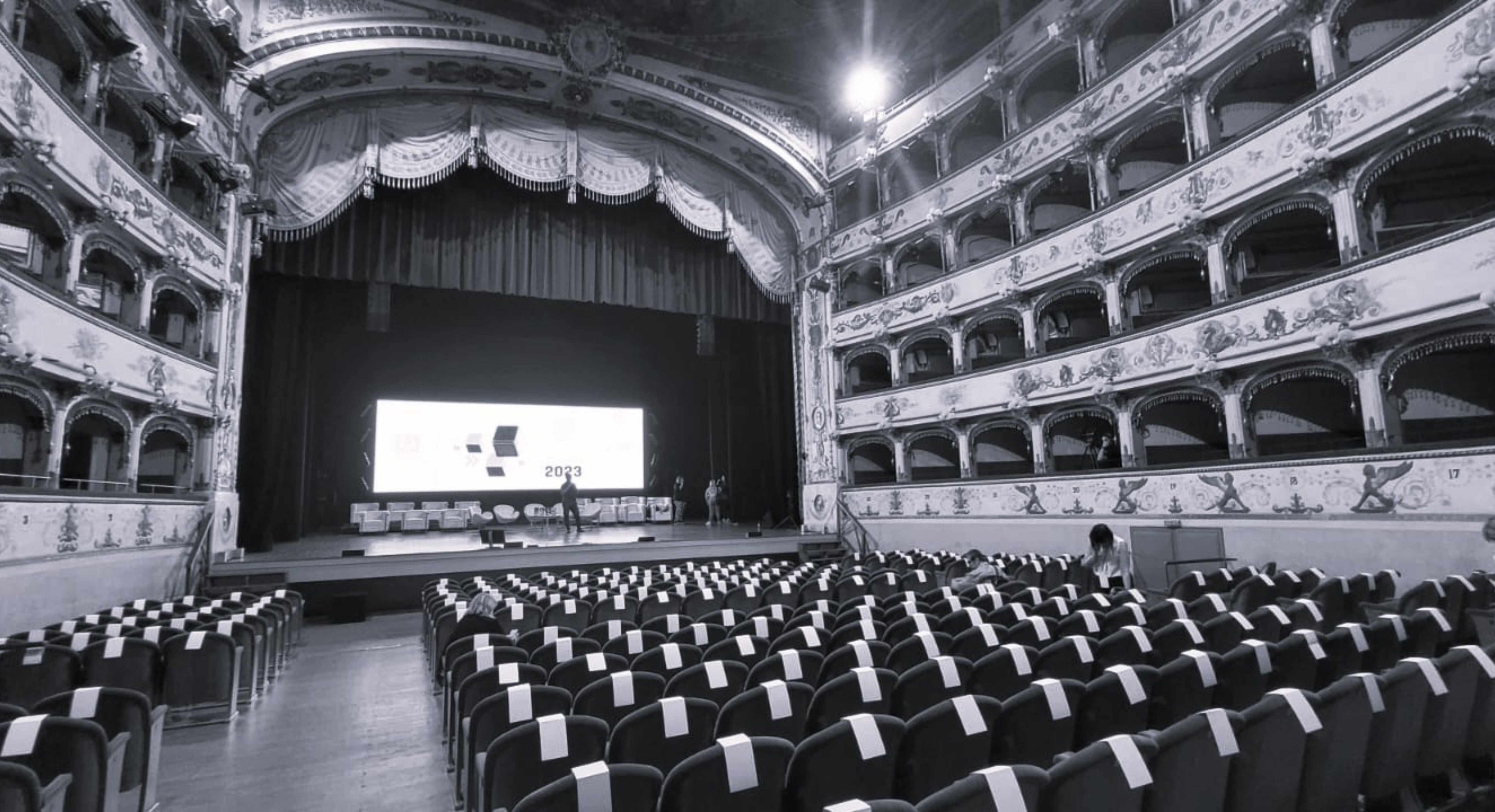 A teatro